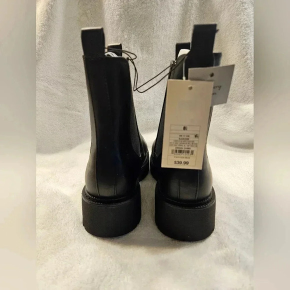 A New Day All Black Slip on leather Mid rise boots - Picture 9 of 9